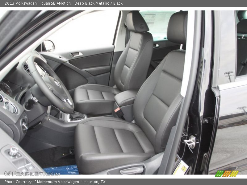 Front Seat of 2013 Tiguan SE 4Motion