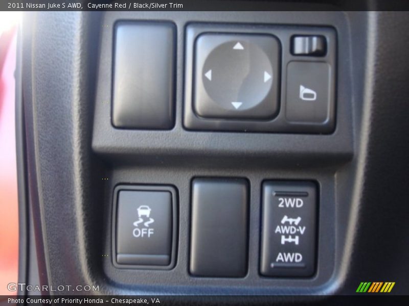 Cayenne Red / Black/Silver Trim 2011 Nissan Juke S AWD