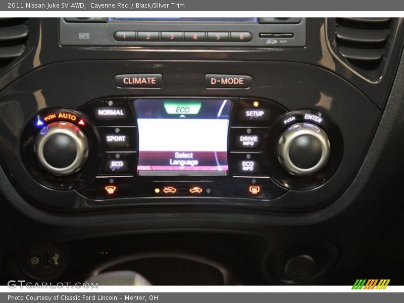 Cayenne Red / Black/Silver Trim 2011 Nissan Juke SV AWD