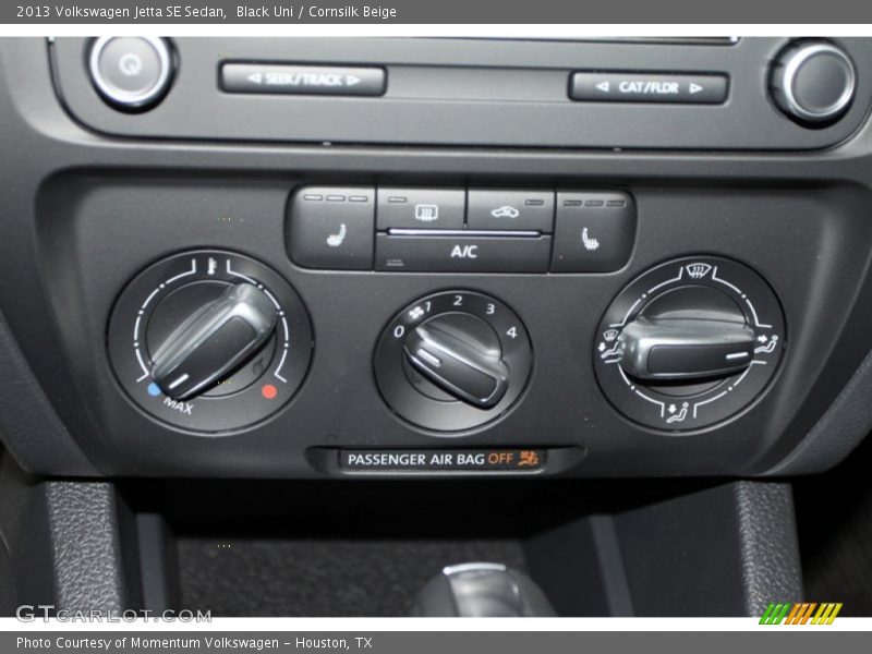 Black Uni / Cornsilk Beige 2013 Volkswagen Jetta SE Sedan