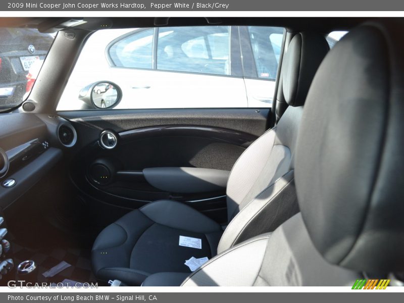 Pepper White / Black/Grey 2009 Mini Cooper John Cooper Works Hardtop