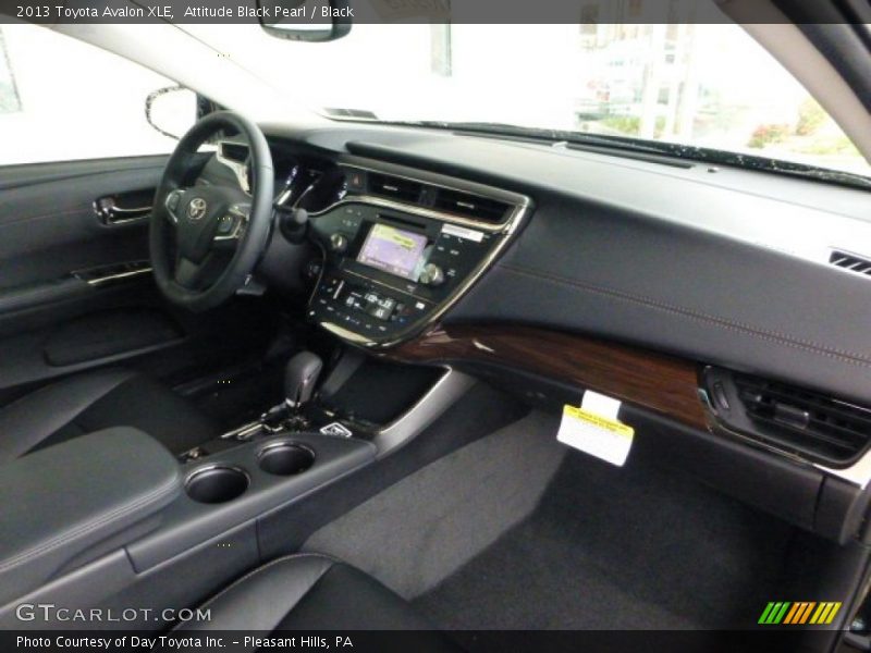 Attitude Black Pearl / Black 2013 Toyota Avalon XLE