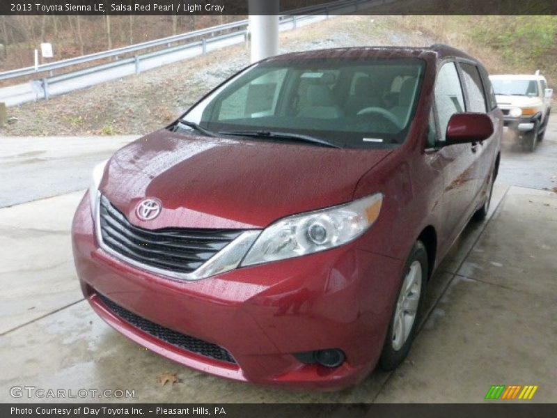 Salsa Red Pearl / Light Gray 2013 Toyota Sienna LE