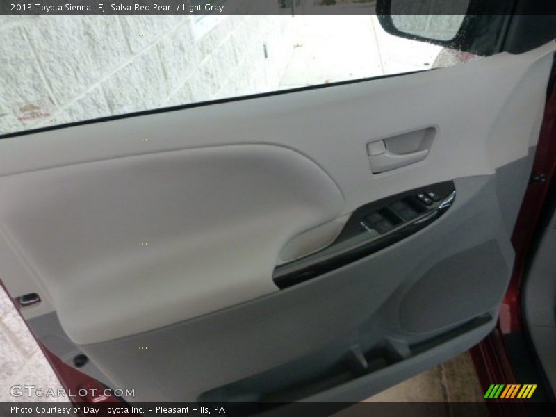 Salsa Red Pearl / Light Gray 2013 Toyota Sienna LE