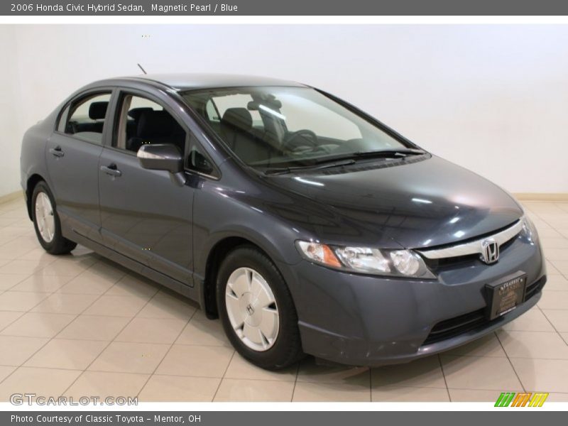 Front 3/4 View of 2006 Civic Hybrid Sedan