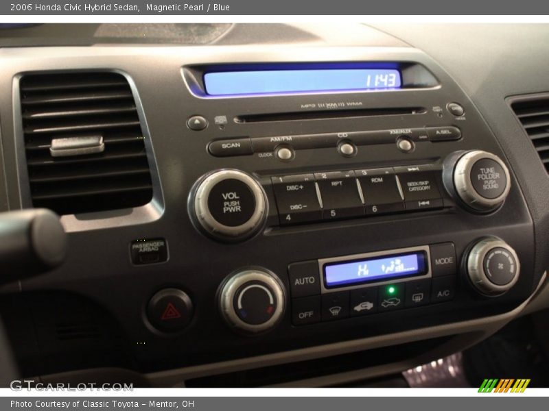 Controls of 2006 Civic Hybrid Sedan