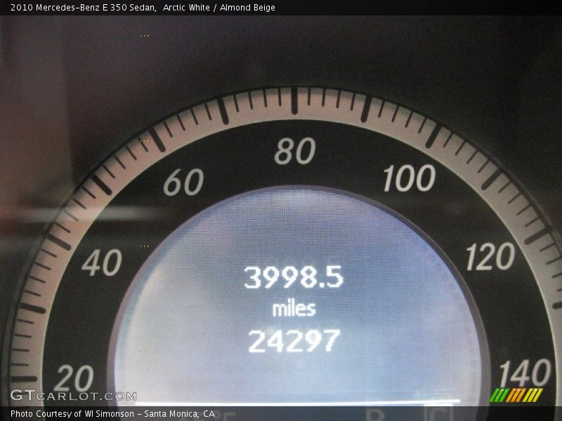 Arctic White / Almond Beige 2010 Mercedes-Benz E 350 Sedan