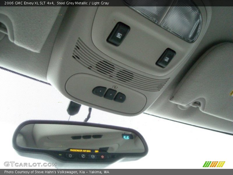Controls of 2006 Envoy XL SLT 4x4