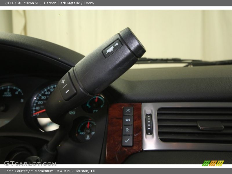 Carbon Black Metallic / Ebony 2011 GMC Yukon SLE