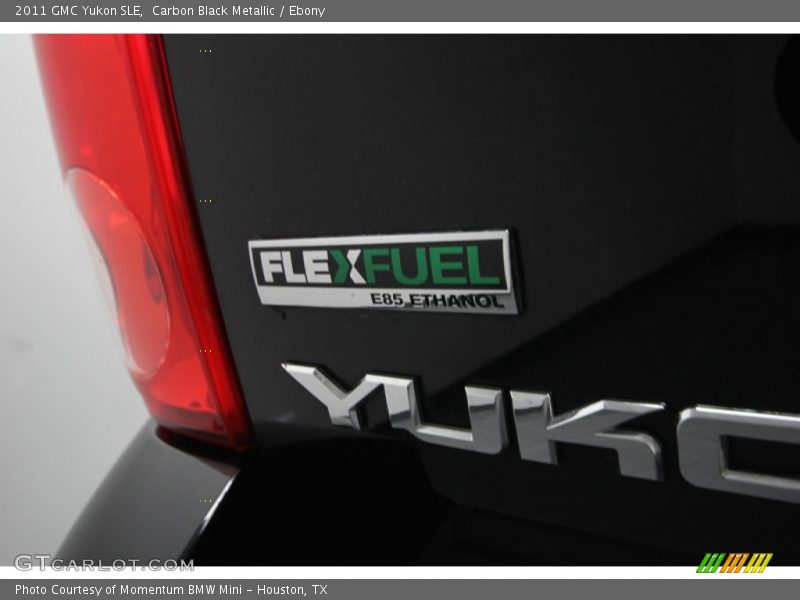 Carbon Black Metallic / Ebony 2011 GMC Yukon SLE