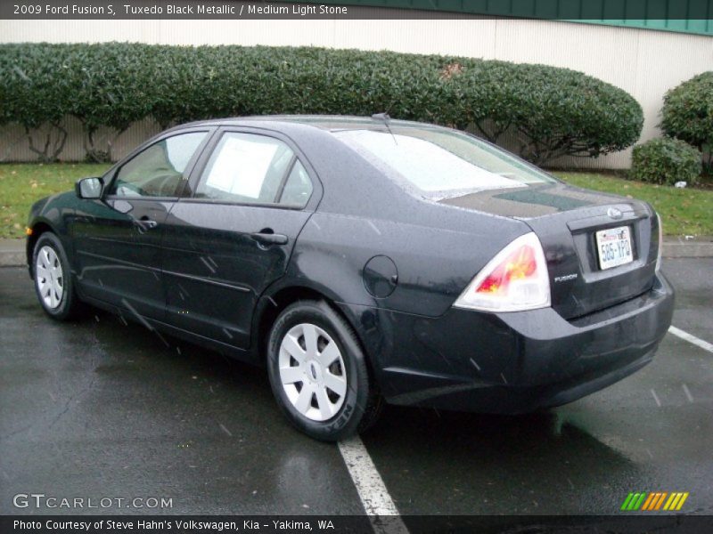 Tuxedo Black Metallic / Medium Light Stone 2009 Ford Fusion S