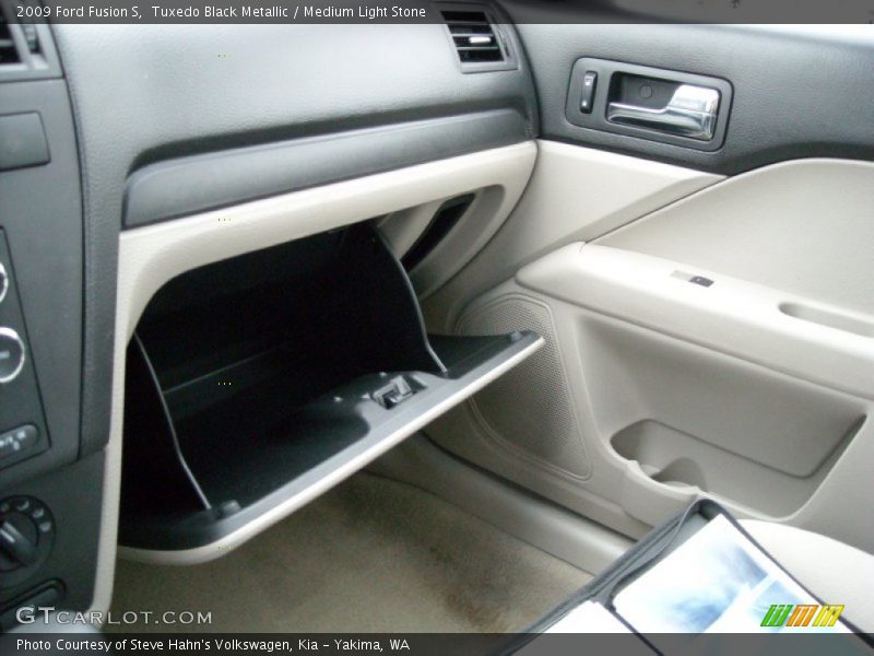 Tuxedo Black Metallic / Medium Light Stone 2009 Ford Fusion S