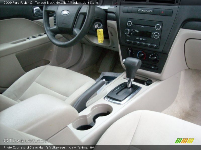 Tuxedo Black Metallic / Medium Light Stone 2009 Ford Fusion S