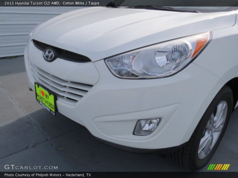 Cotton White / Taupe 2013 Hyundai Tucson GLS AWD