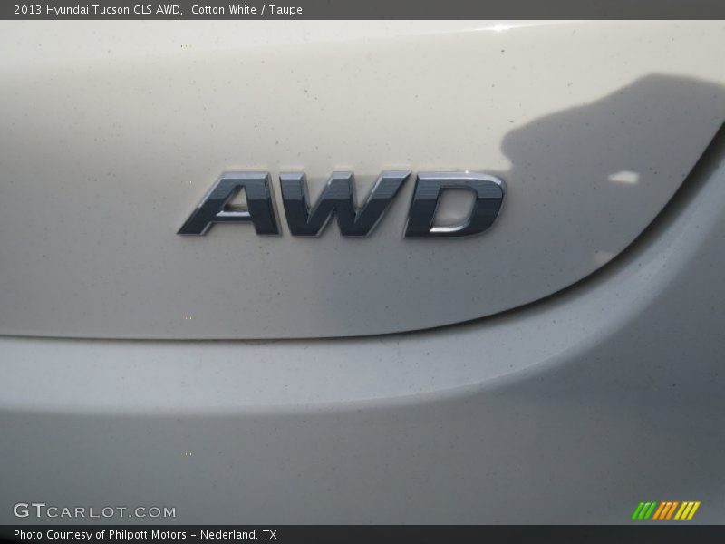 Cotton White / Taupe 2013 Hyundai Tucson GLS AWD