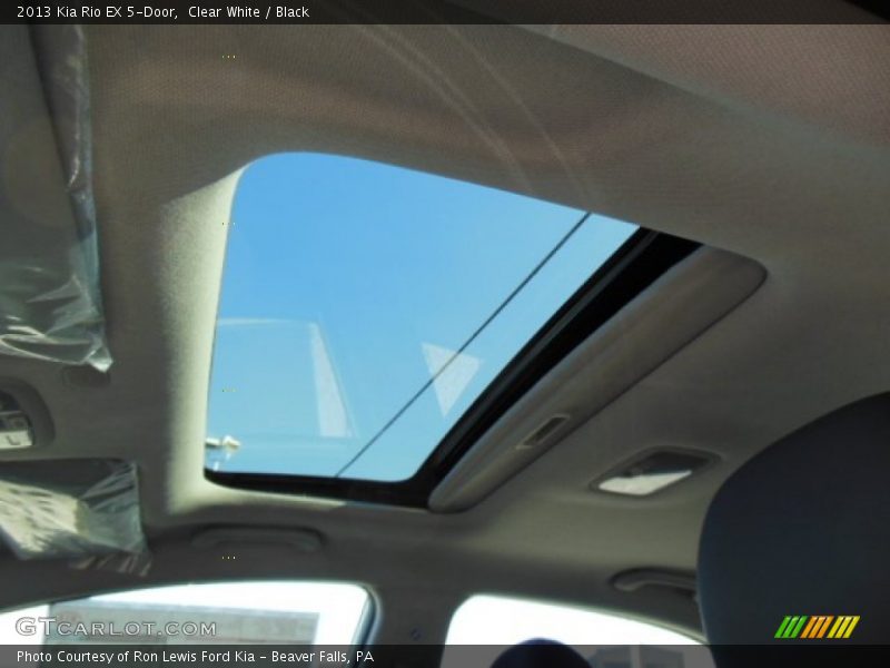 Clear White / Black 2013 Kia Rio EX 5-Door