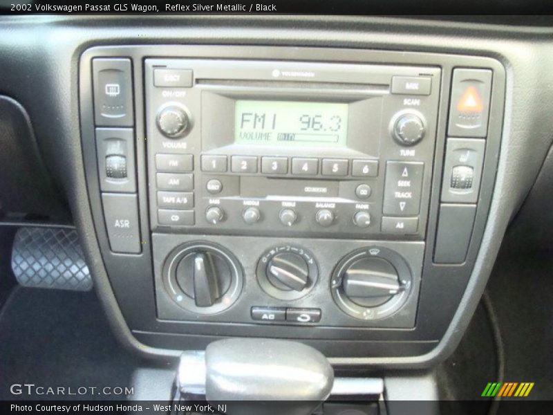 Reflex Silver Metallic / Black 2002 Volkswagen Passat GLS Wagon