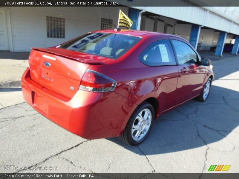 Sangria Red Metallic / Charcoal Black 2009 Ford Focus SE Coupe