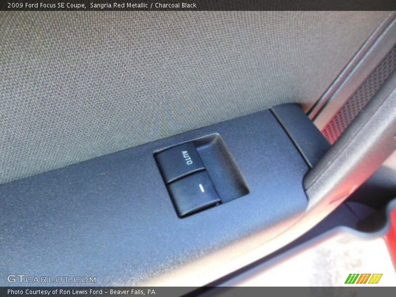 Sangria Red Metallic / Charcoal Black 2009 Ford Focus SE Coupe