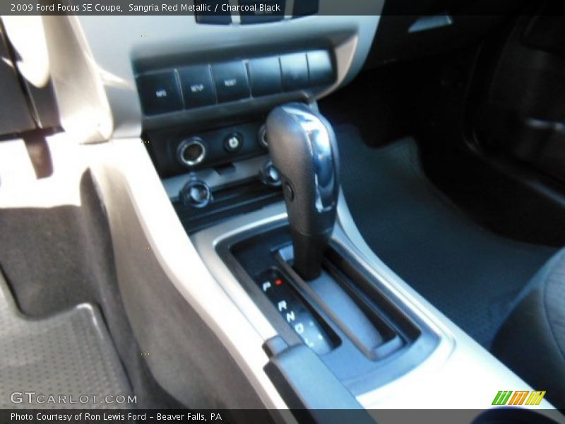 Sangria Red Metallic / Charcoal Black 2009 Ford Focus SE Coupe