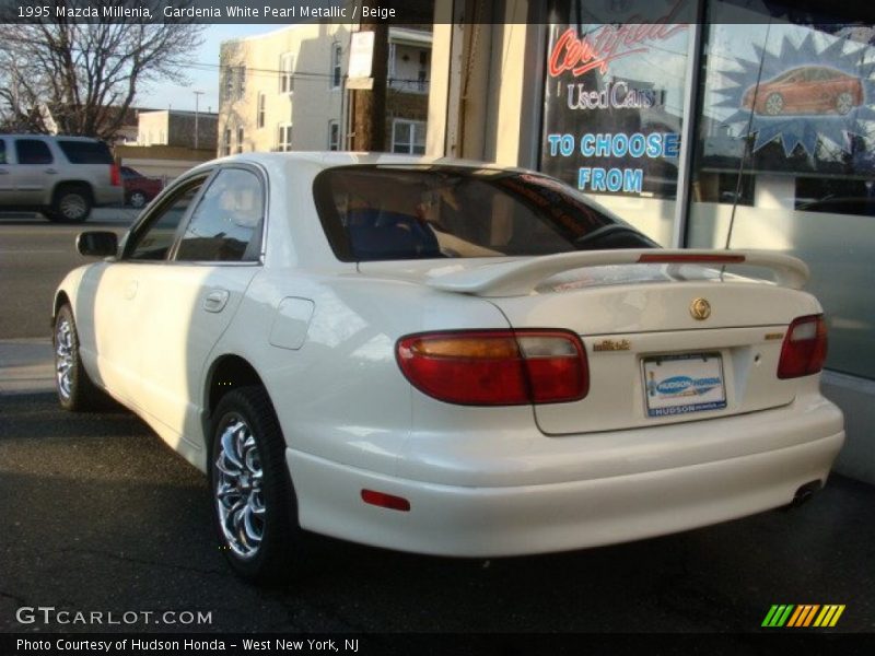 Gardenia White Pearl Metallic / Beige 1995 Mazda Millenia