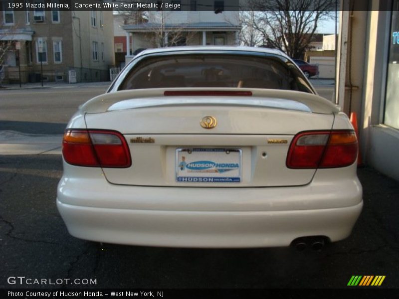 Gardenia White Pearl Metallic / Beige 1995 Mazda Millenia