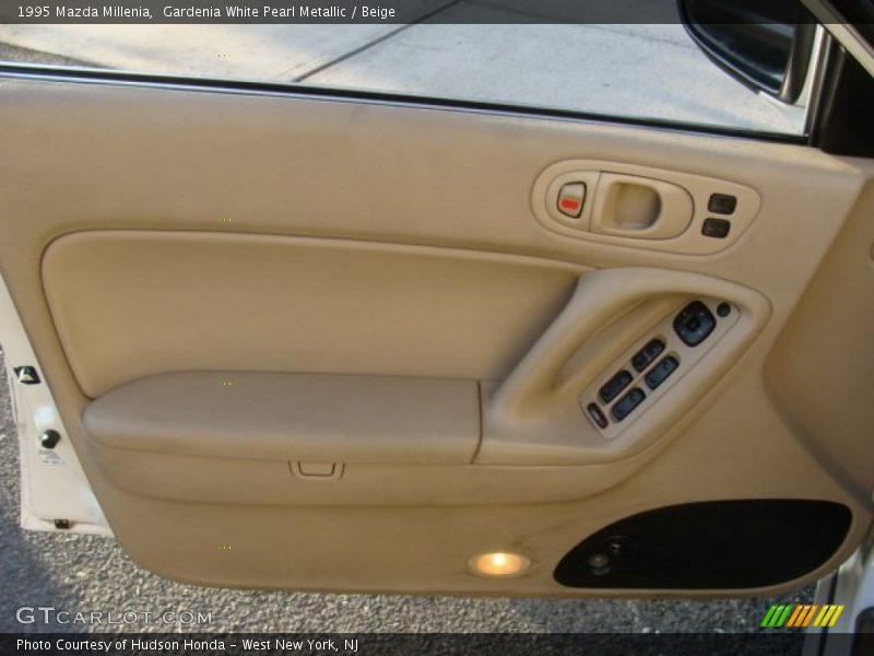 Gardenia White Pearl Metallic / Beige 1995 Mazda Millenia