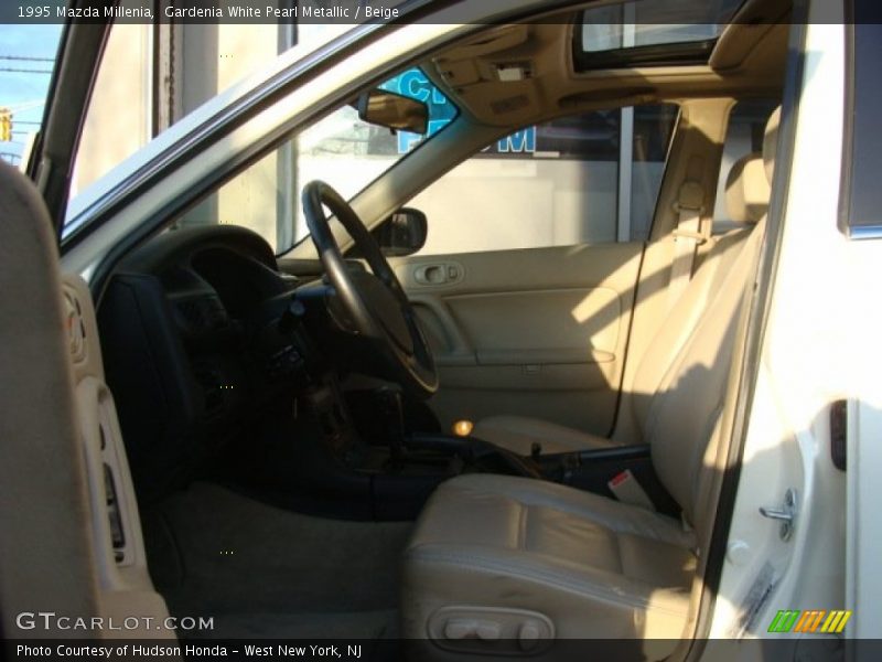 Gardenia White Pearl Metallic / Beige 1995 Mazda Millenia