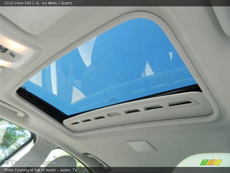 Ice White / Quartz 2010 Volvo S40 2.4i