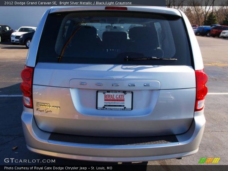Bright Silver Metallic / Black/Light Graystone 2012 Dodge Grand Caravan SE