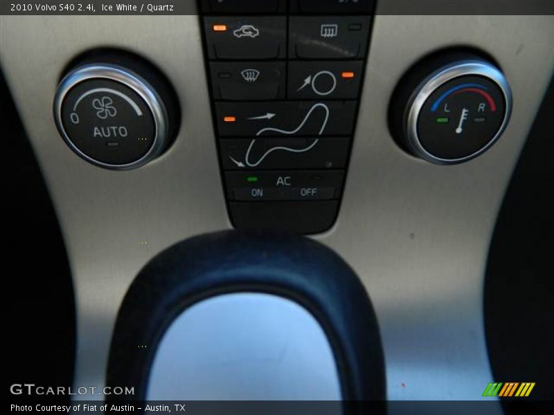 Ice White / Quartz 2010 Volvo S40 2.4i