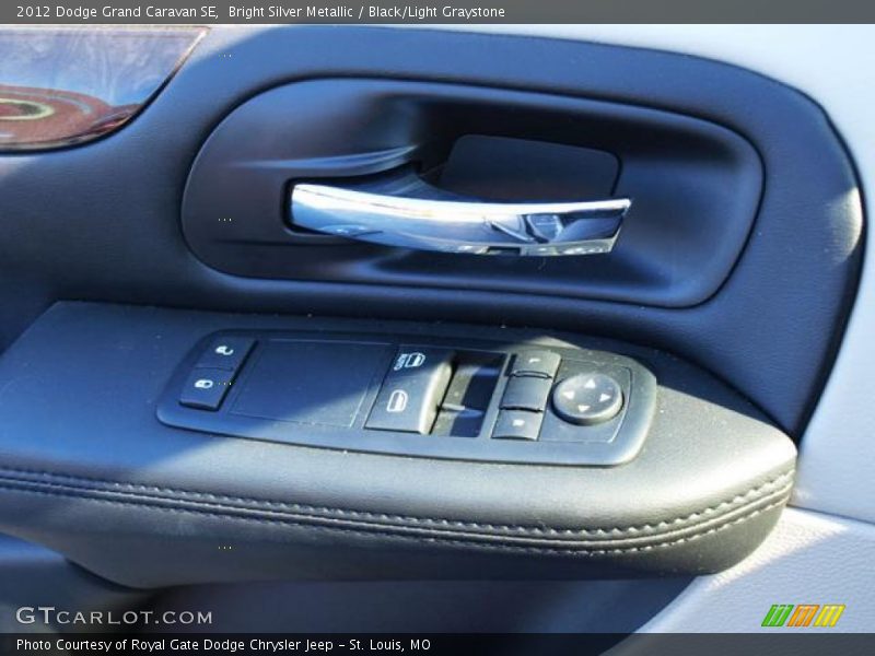 Bright Silver Metallic / Black/Light Graystone 2012 Dodge Grand Caravan SE