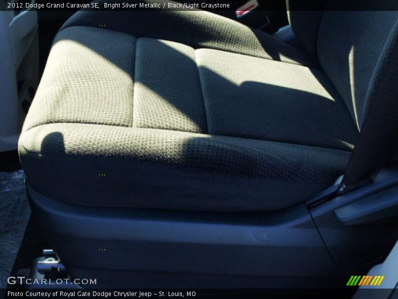Bright Silver Metallic / Black/Light Graystone 2012 Dodge Grand Caravan SE