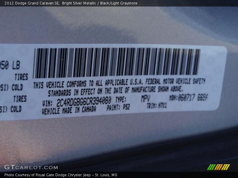 Bright Silver Metallic / Black/Light Graystone 2012 Dodge Grand Caravan SE