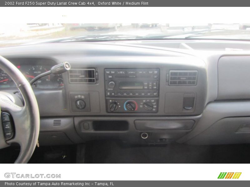 Oxford White / Medium Flint 2002 Ford F250 Super Duty Lariat Crew Cab 4x4