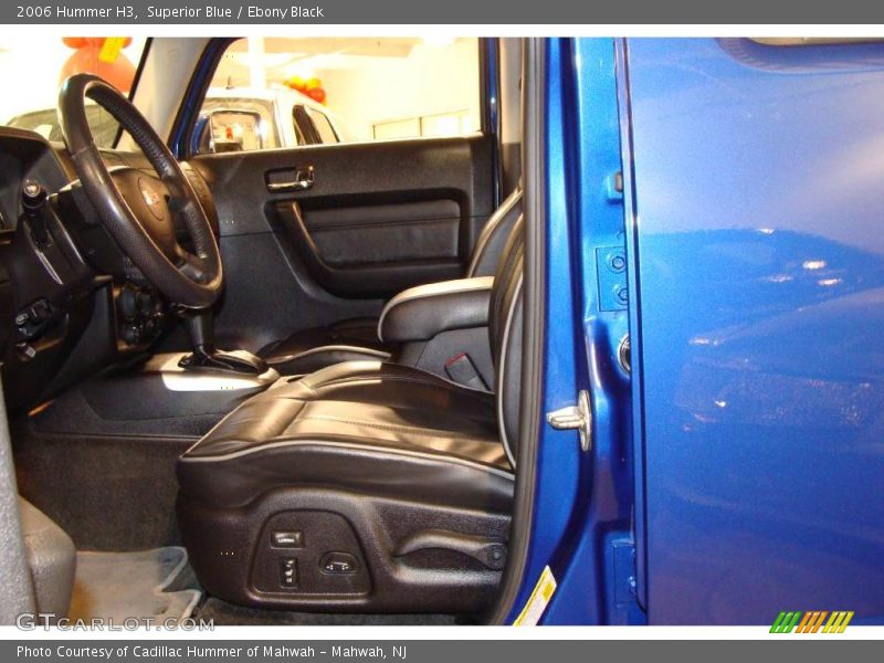Superior Blue / Ebony Black 2006 Hummer H3