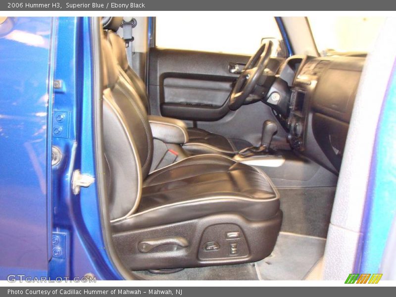 Superior Blue / Ebony Black 2006 Hummer H3