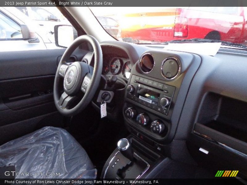Bright White / Dark Slate Gray 2013 Jeep Patriot Sport 4x4