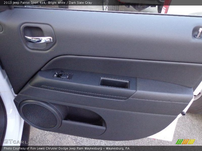 Bright White / Dark Slate Gray 2013 Jeep Patriot Sport 4x4