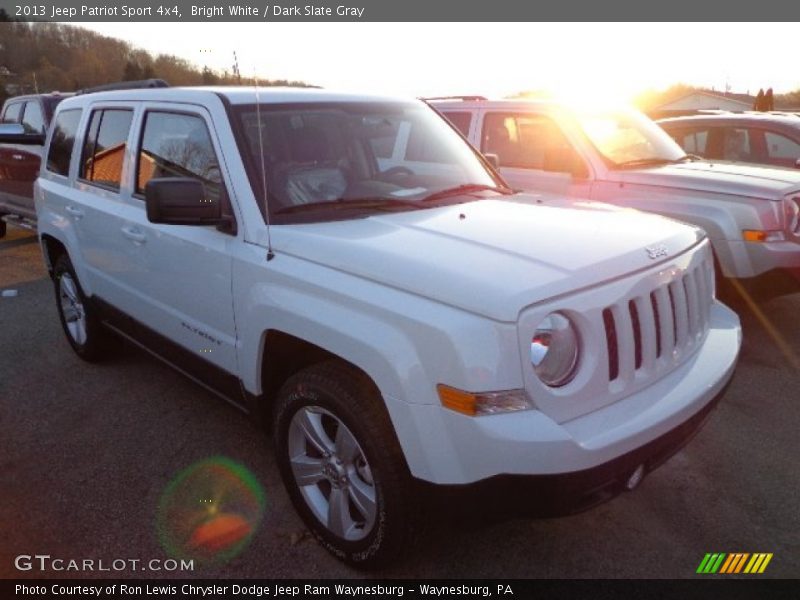 Bright White / Dark Slate Gray 2013 Jeep Patriot Sport 4x4