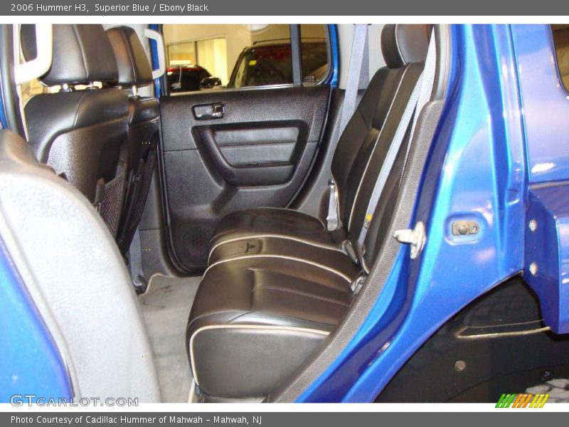 Superior Blue / Ebony Black 2006 Hummer H3