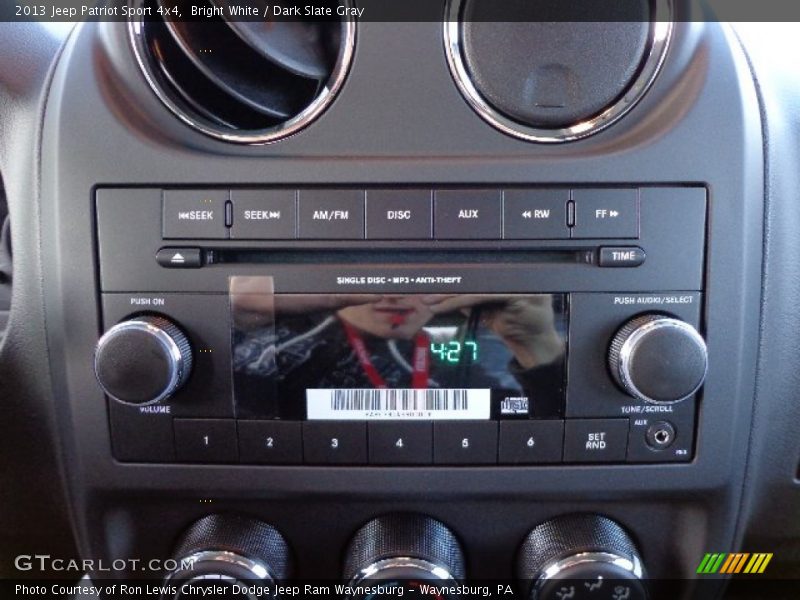 Bright White / Dark Slate Gray 2013 Jeep Patriot Sport 4x4