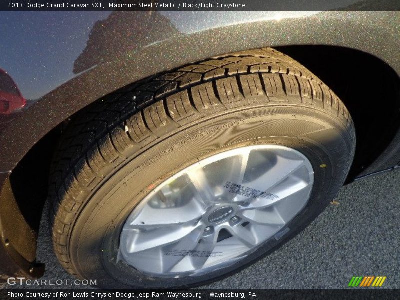 Maximum Steel Metallic / Black/Light Graystone 2013 Dodge Grand Caravan SXT