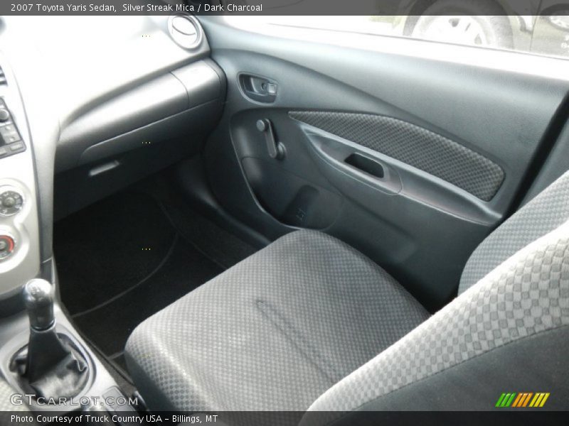 Silver Streak Mica / Dark Charcoal 2007 Toyota Yaris Sedan