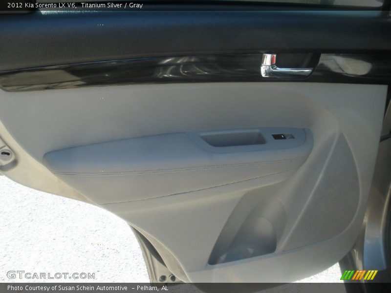 Titanium Silver / Gray 2012 Kia Sorento LX V6