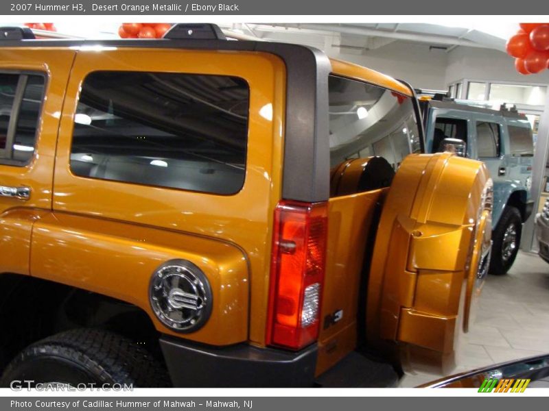 Desert Orange Metallic / Ebony Black 2007 Hummer H3