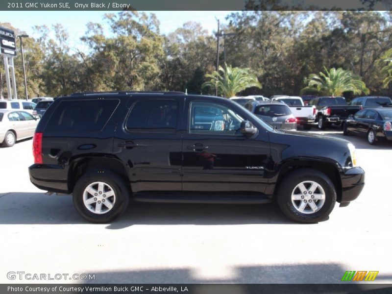 Onyx Black / Ebony 2011 GMC Yukon SLE