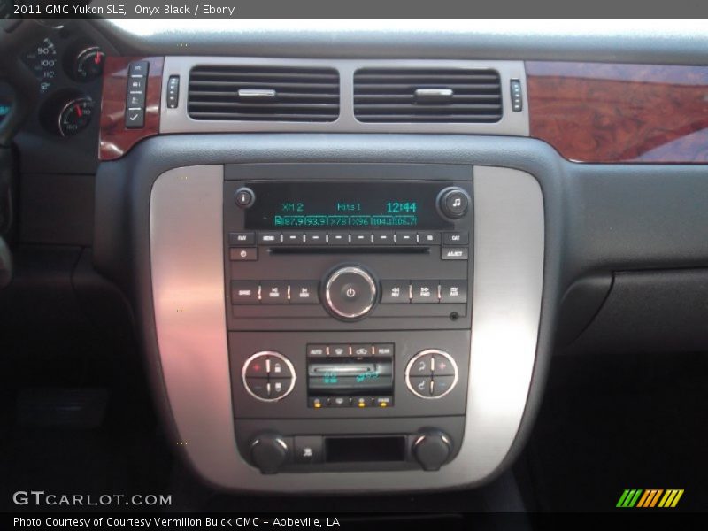 Onyx Black / Ebony 2011 GMC Yukon SLE