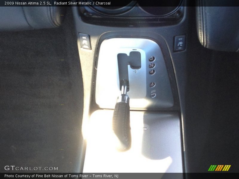 Radiant Silver Metallic / Charcoal 2009 Nissan Altima 2.5 SL