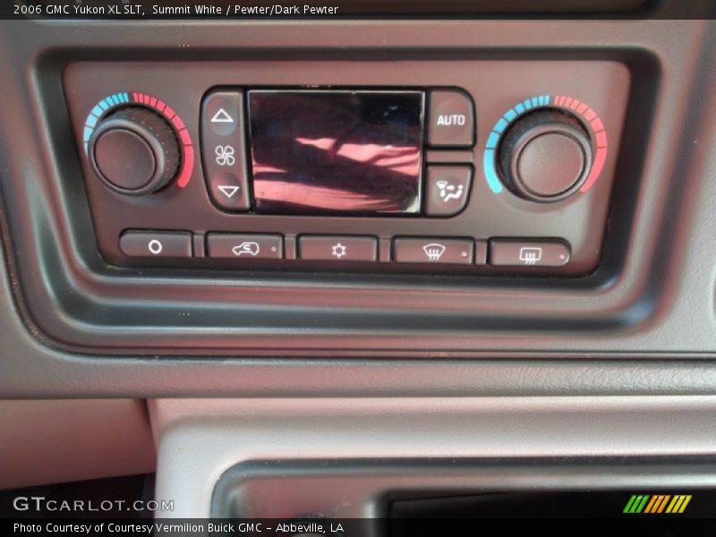 Controls of 2006 Yukon XL SLT